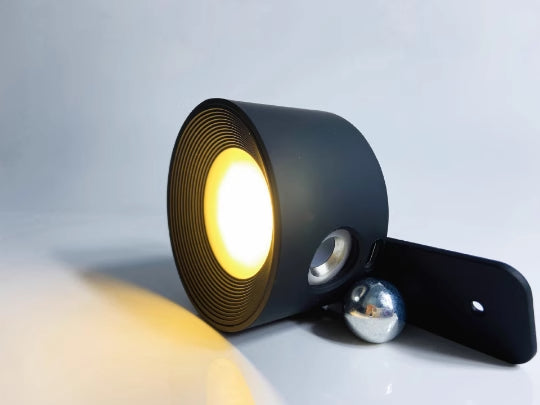 Magnetic LED wall lamp